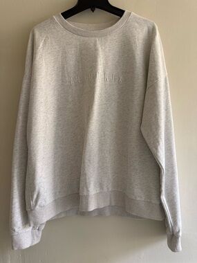 ALO Yoga Men’s Heather Light Gray Crewneck Sweatshirt